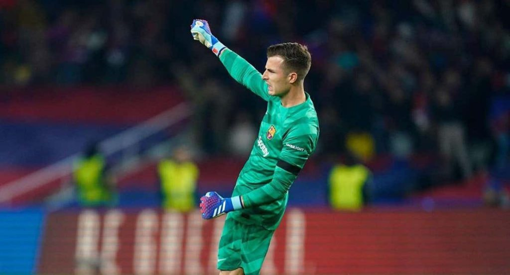 Iñaki Peña, durante un partido del Barça.