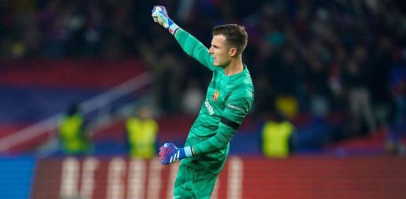 Iñaki Peña, durante un partido del Barça.
