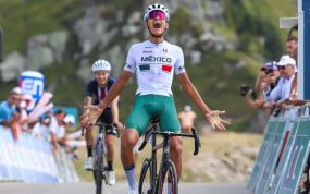 Isaac del Toro se alza con la victoria en el Col de la Loze, principal final en alto del Tour del Porvenir.