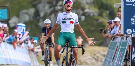 Isaac del Toro se alza con la victoria en el Col de la Loze, principal final en alto del Tour del Porvenir.