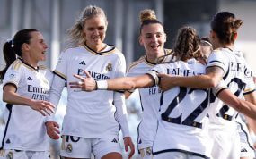 Jugadoras del Real Madrid durante un partido en la Liga F.