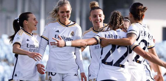Jugadoras del Real Madrid durante un partido en la Liga F.