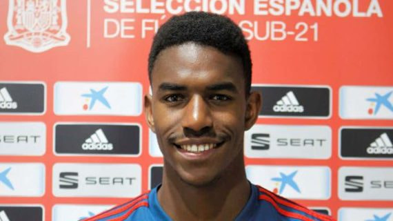 Junior Firpo, que jugó con la Sub-21 de España, cambia de selección.