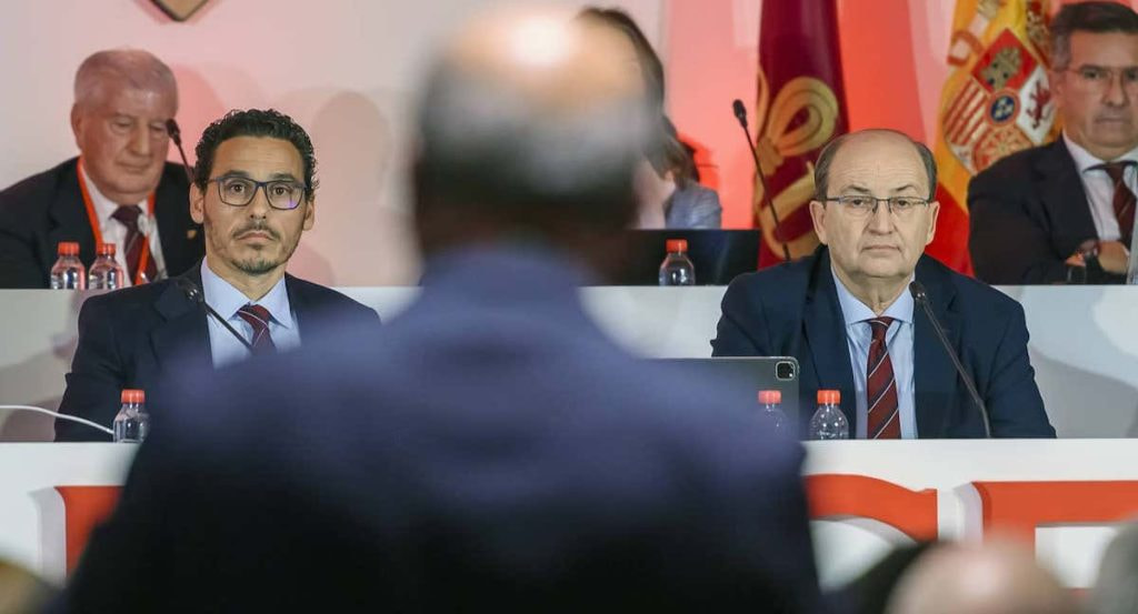 Del Nido Carrasco junto a José Castro, en la última Junta de accionistas.