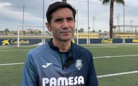 Marcelino atiende a Relevo.
