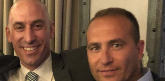 El expresidente de la RFEF, Luis Rubiales, y su amigo José Mª Mora.
