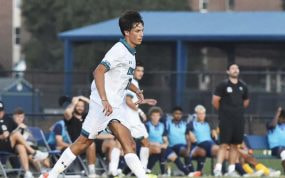 Pep Casas en un partido con la UNC Wilmington Athletics.