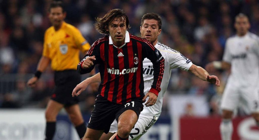 Andrea Pirlo, con el Milan, en un partido contra el Madrid.