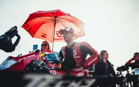 Pol Espargaró en la parrilla del GP de Valencia.