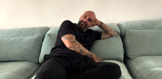 Raúl Bravo, en un momento de la entrevista con Relevo.