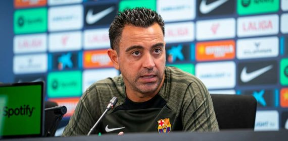 Xavi atiza al entorno: «Se está contando una irrealidad» y pide «la unión del barcelonismo»