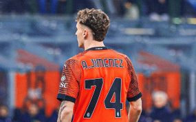 Álex Jiménez, durante su debut con el primer equipo del Milan.