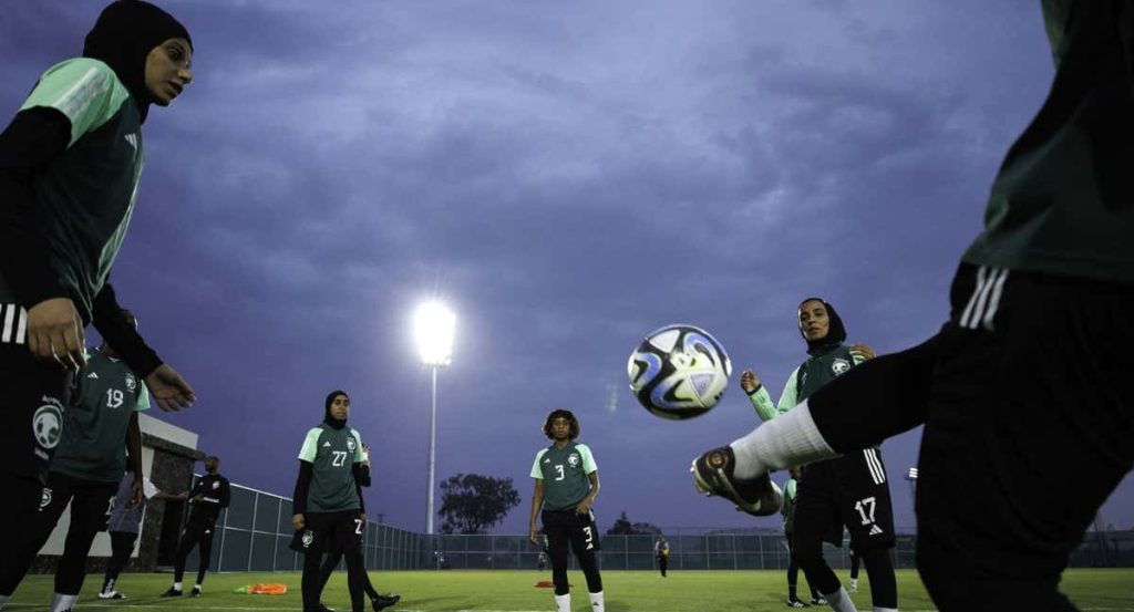 La Selección de Arabia Saudí, en un entrenamiento.