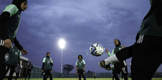 La Selección de Arabia Saudí, en un entrenamiento.