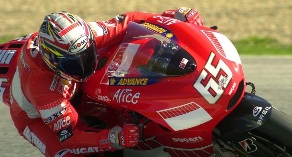 Loris Capirossi, en unos entrenamientos en el circuito de Jerez con Ducati en el año 2006.