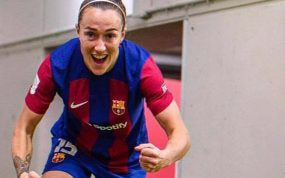Lucy Bronze celebra la victoria ante el Real Madrid en Liga F.