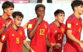 Igor Oyono celebra un gol en el Mundial Sub-17.