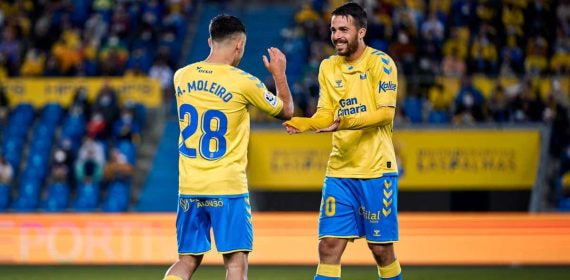 Alberto Moleiro y Kirian Rodríguez, en un partido de Las Palmas.