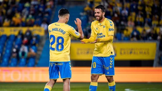Alberto Moleiro y Kirian Rodríguez, en un partido de Las Palmas.