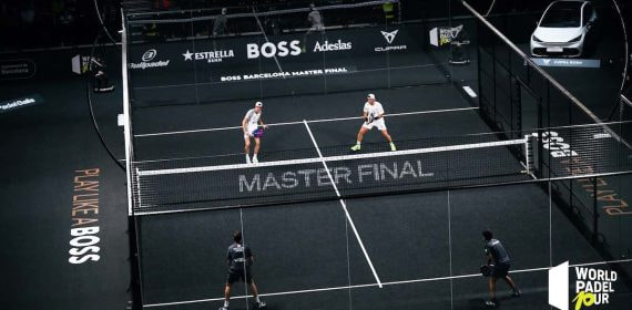 El World Padel Tour se despidió con una pista completamente negra.