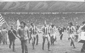 La Real Sociedad celebra el título de Liga de 1981.