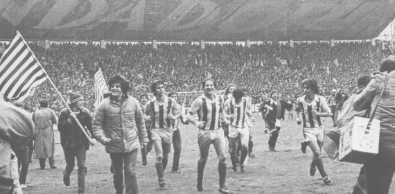 La Real Sociedad celebra el título de Liga de 1981.
