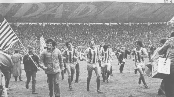 La Real Sociedad celebra el título de Liga de 1981.
