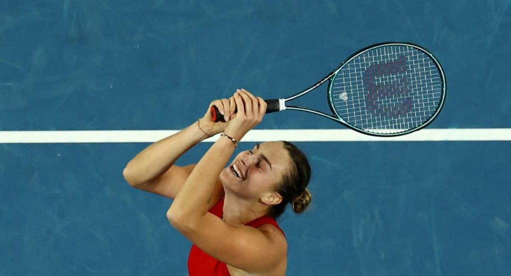 Aryna Sabalenka celebra su triunfo en la final del Open de Australia 2024, el segundo consecutivo en ese torneo y su segundo Grand Slam.