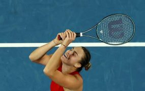 Aryna Sabalenka celebra su triunfo en la final del Open de Australia 2024, el segundo consecutivo en ese torneo y su segundo Grand Slam.