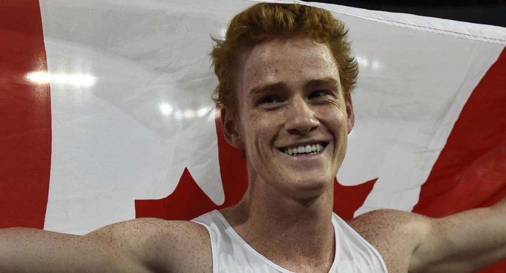 Shawn Barber, tras proclamarse campeón del mundo en 2015.