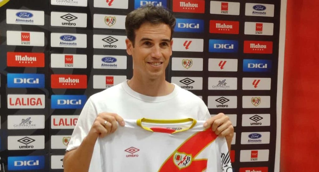 Iñigo Pérez, en su presentación como nuevo entrenador del Rayo Vallecano.