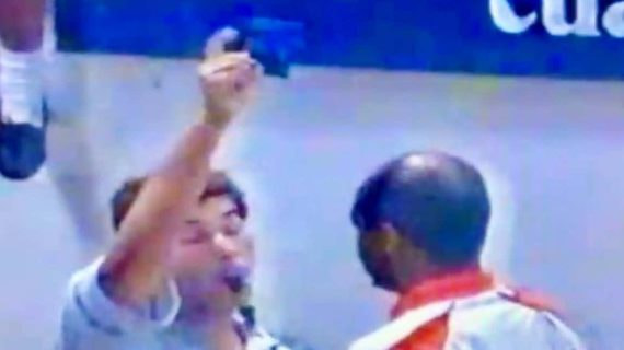 La tarjeta azul dejó de usarse en el fútbol sala desde la temporada 2006-07.