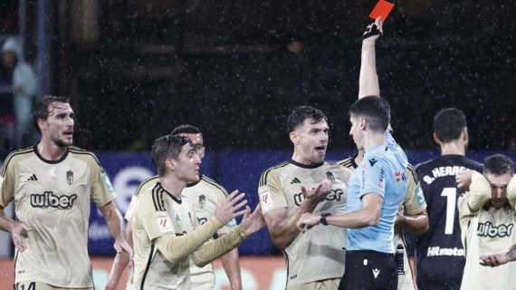 Busquets Ferrer expulsa a Boyé en el Osasuna - Granada.