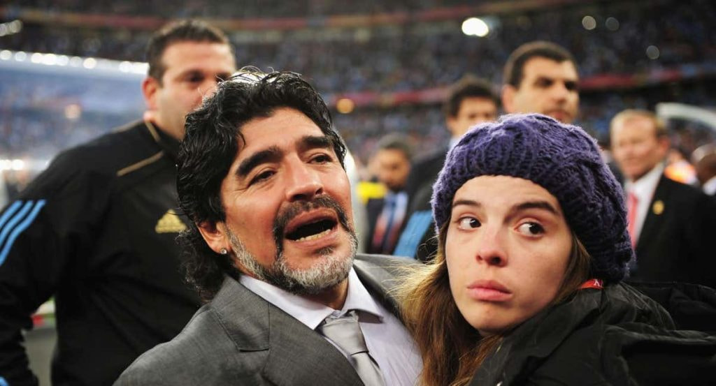 Diego Armando Maradona y su hija Dalma, en 2010.