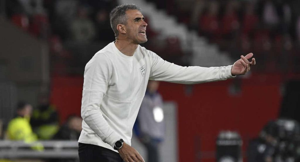 Gaizka Garitano, en un partido con el Almería.