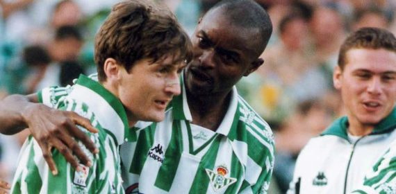 Robert Jarni junto a Finidi en su etapa en el Betis.