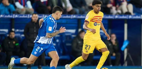 Lamine Yamal ante el Alavés.