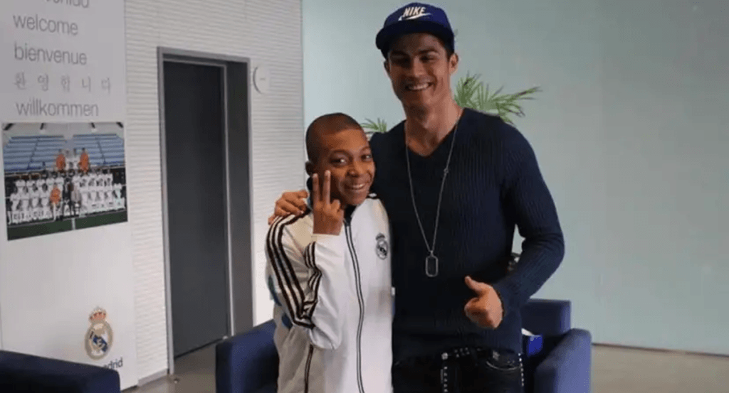 Mbappé se fotografió con Cristiano Ronaldo en Valdebebas cuando acudió a la prueba con el cadete B.