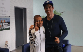 Mbappé se fotografió con Cristiano Ronaldo en Valdebebas cuando acudió a la prueba con el cadete B.