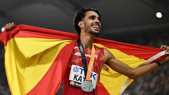Mo Katir, plata en Budapest.