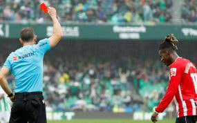 Nico Williams vio la expulsión antes de las semifinales de Copa del Rey.