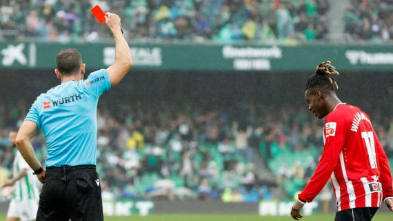 Nico Williams vio la expulsión antes de las semifinales de Copa del Rey.
