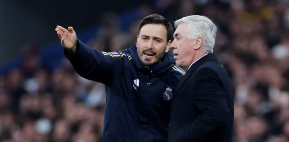Carlo Ancelotti con Davide Ancelotti, su hijo y segundo entrenador del Real Madrid.