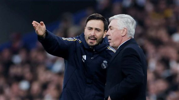 Carlo Ancelotti con Davide Ancelotti, su hijo y segundo entrenador del Real Madrid.