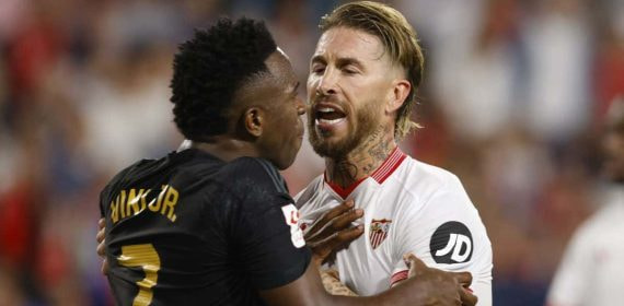 Sergio Ramos y Vinicius, durante el partido de ida en el Pizjuán.