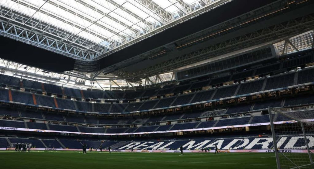 El estadio Santiago Bernabéu, único en España con posibilidad de cerrar el techo.