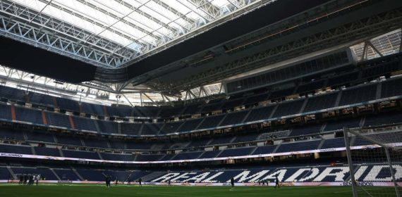 El estadio Santiago Bernabéu, único en España con posibilidad de cerrar el techo.