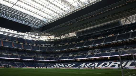 El estadio Santiago Bernabéu, único en España con posibilidad de cerrar el techo.
