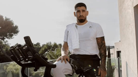 Ilia Topuria, tras un entrenamiento en su casa.