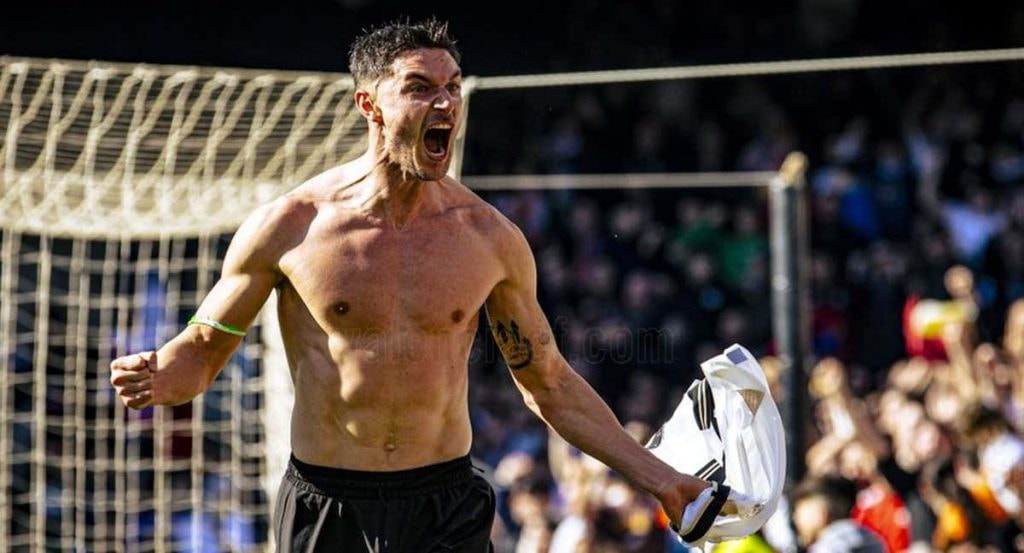 Yaremchuk celebra uno de sus goles.